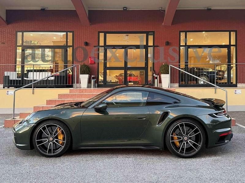Usata Porsche 911 Turbo S 650 CV (478 kW) 2022 Oak green metallic Coupé
