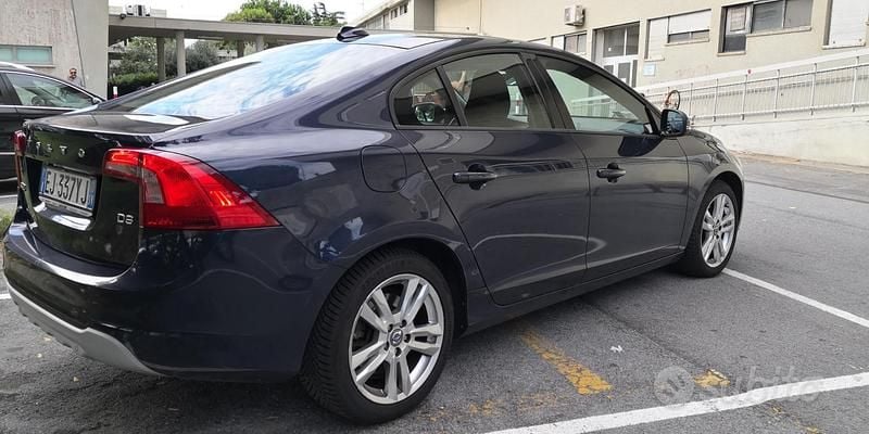 Usata Volvo S60 136 CV (100 kW) 2011 Blu Berlina