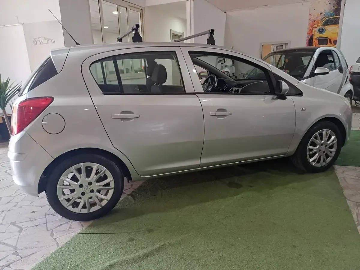 Usata Opel Corsa Cosmo 75 CV (55 kW) 2010 Grigio Utilitaria