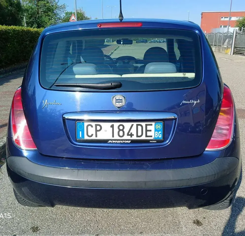 Usata Lancia Ypsilon 69 CV (50 kW) 2004 Vernice metallizzata Utilitaria