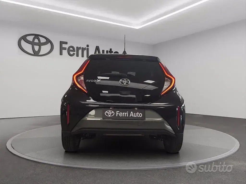Usata Toyota Aygo X Trend 72 CV (52 kW) 2022 Verde SUV