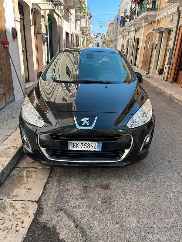 Usata Peugeot 308 2011 Nero Berlina