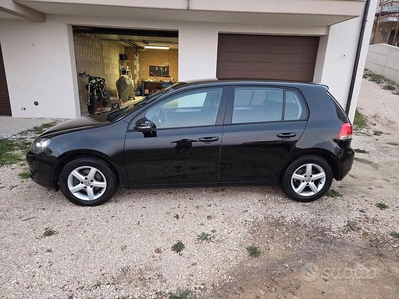 Begagnad VW Golf VI 105 HK (77 kW) 2012 Halvkombi