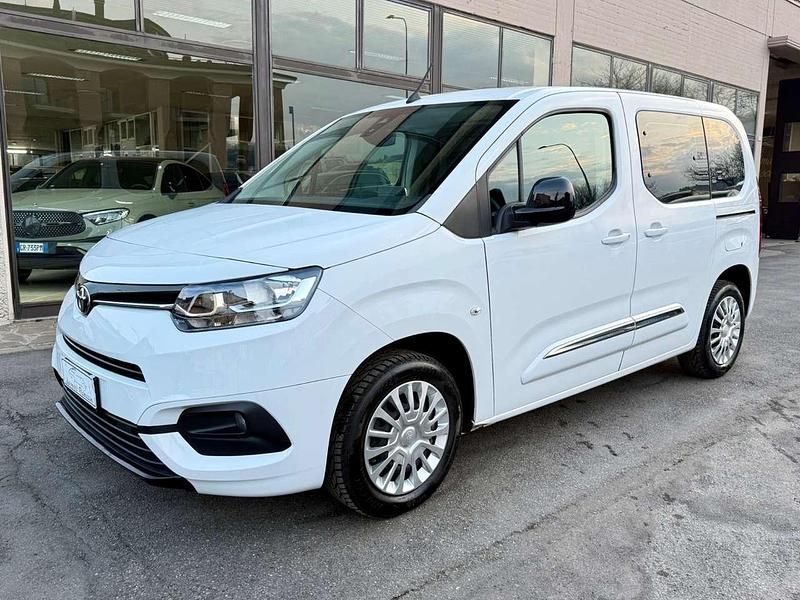 Usata Toyota Proace Verso City 102 CV (75 kW) 2022 Bianco Station wagon