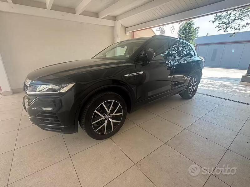 Usata VW Touareg R-line 286 CV (210 kW) 2019 Nero SUV