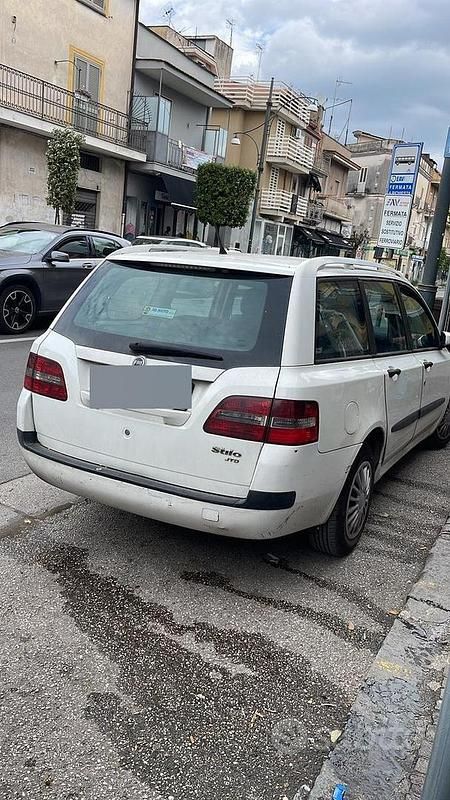 Usata Fiat Stilo 100 CV (73 kW) 2005 Bianco Station wagon