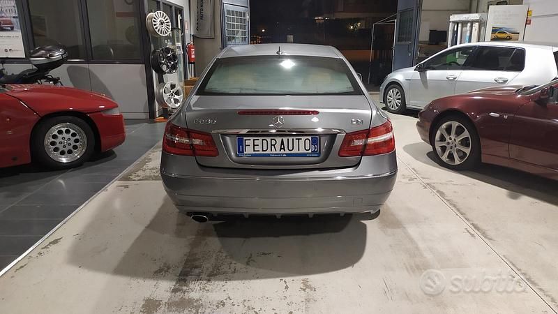 Usata Mercedes E250 Executive 204 CV (150 kW) 2010 Grigio Berlina