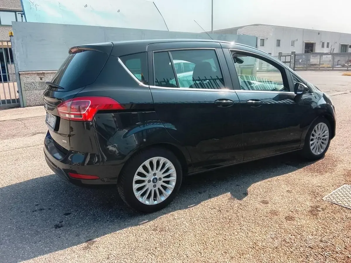 Usata Ford B-MAX 84 CV (61 kW) 2013 Nero Monovolume