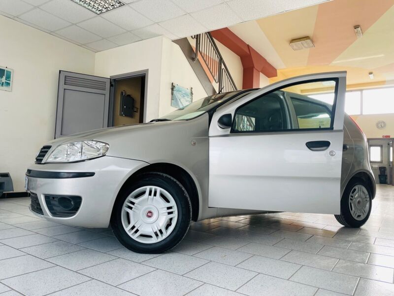 Fiat Punto 2005 usata - AutoUncle