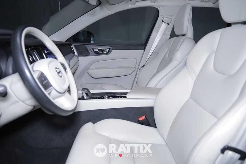 Usata Volvo XC60 Inscription 253 CV (186 kW) 2021 Denim blue metallic SUV