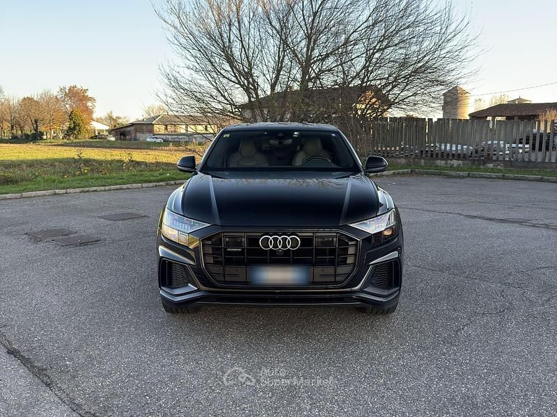 Usata Audi Q8 S-Line 286 CV (210 kW) 2020 Nero SUV