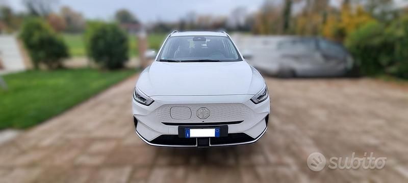 Usata MG ZS Luxury 114 kW (156 CV) 2023 Bianco SUV