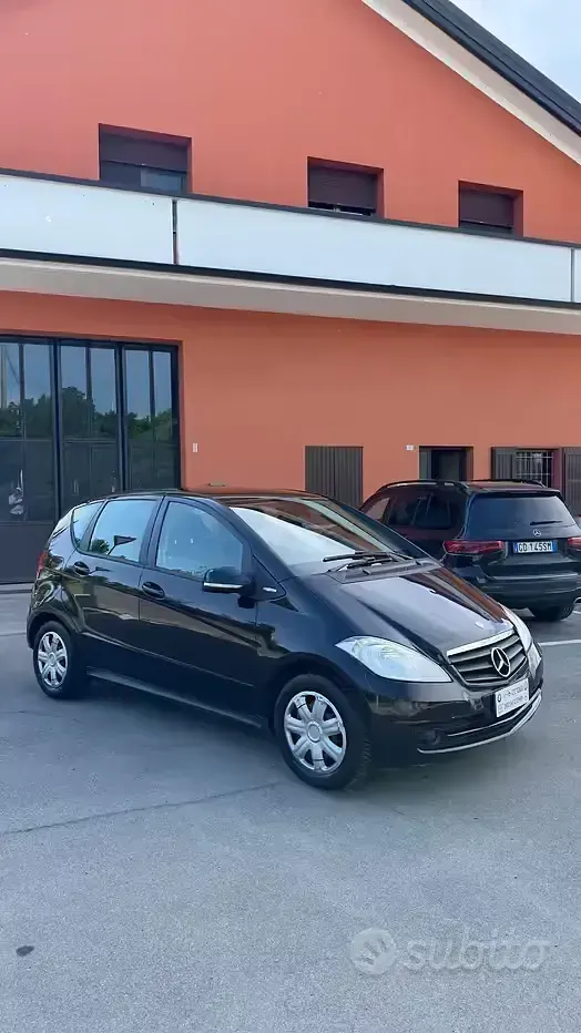 Begagnad Mercedes A160 95 HK (69 kW) 2010 Svart Sedan