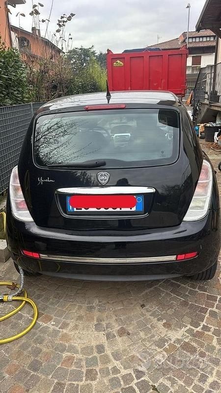 Usata Lancia Ypsilon 69 CV (50 kW) 2011 Nero Utilitaria