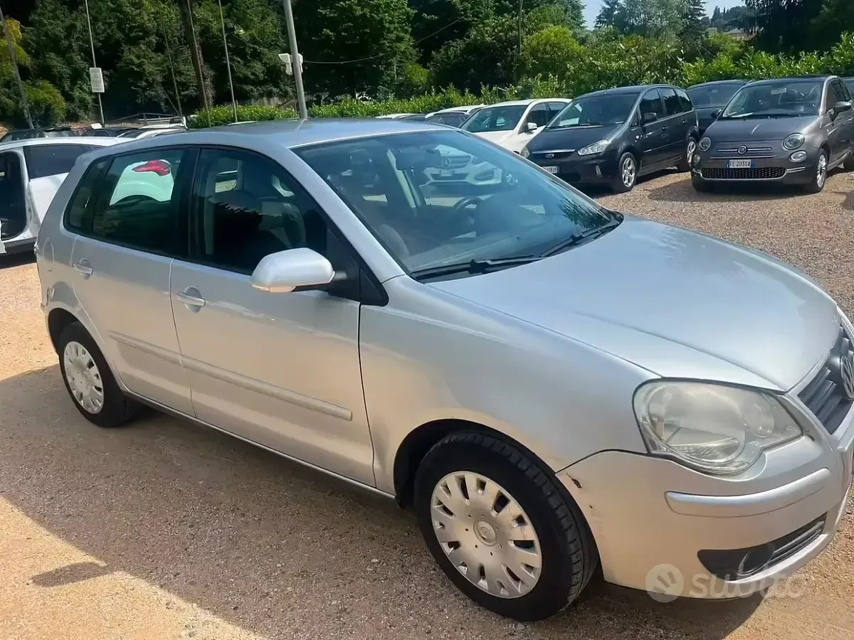 Usata VW Polo Sportline 86 CV (63 kW) 2005 Grigio Utilitaria