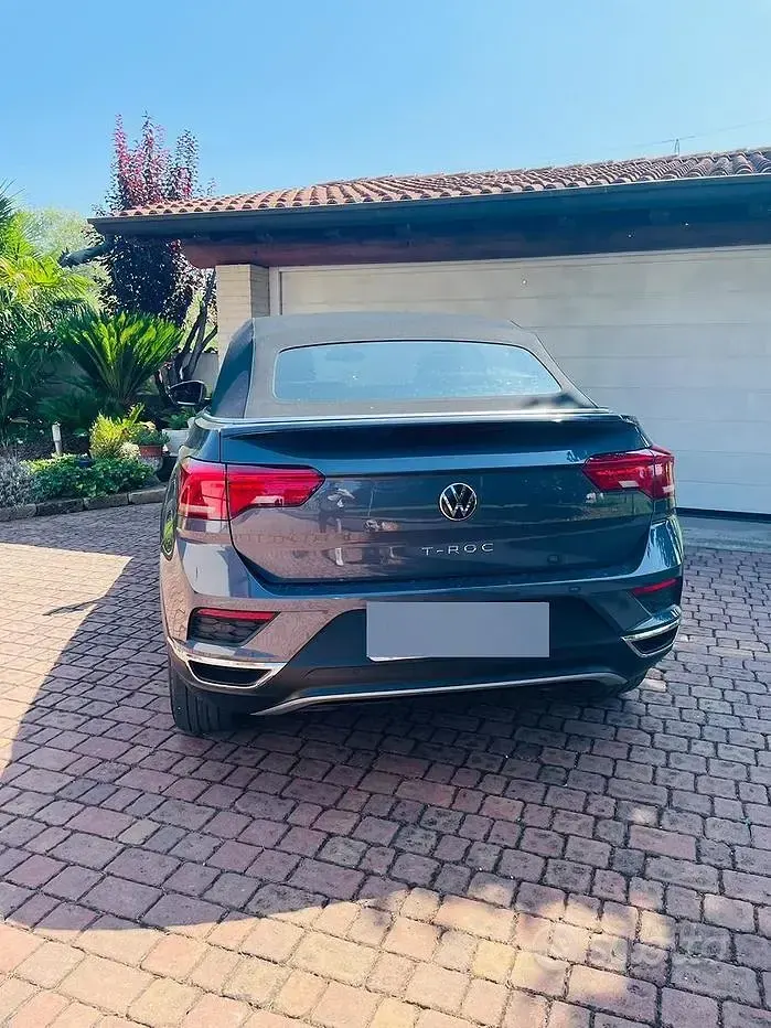 Usata VW T-Roc Cabriolet 150 CV (110 kW) 2021 Bluazzurro Cabrio