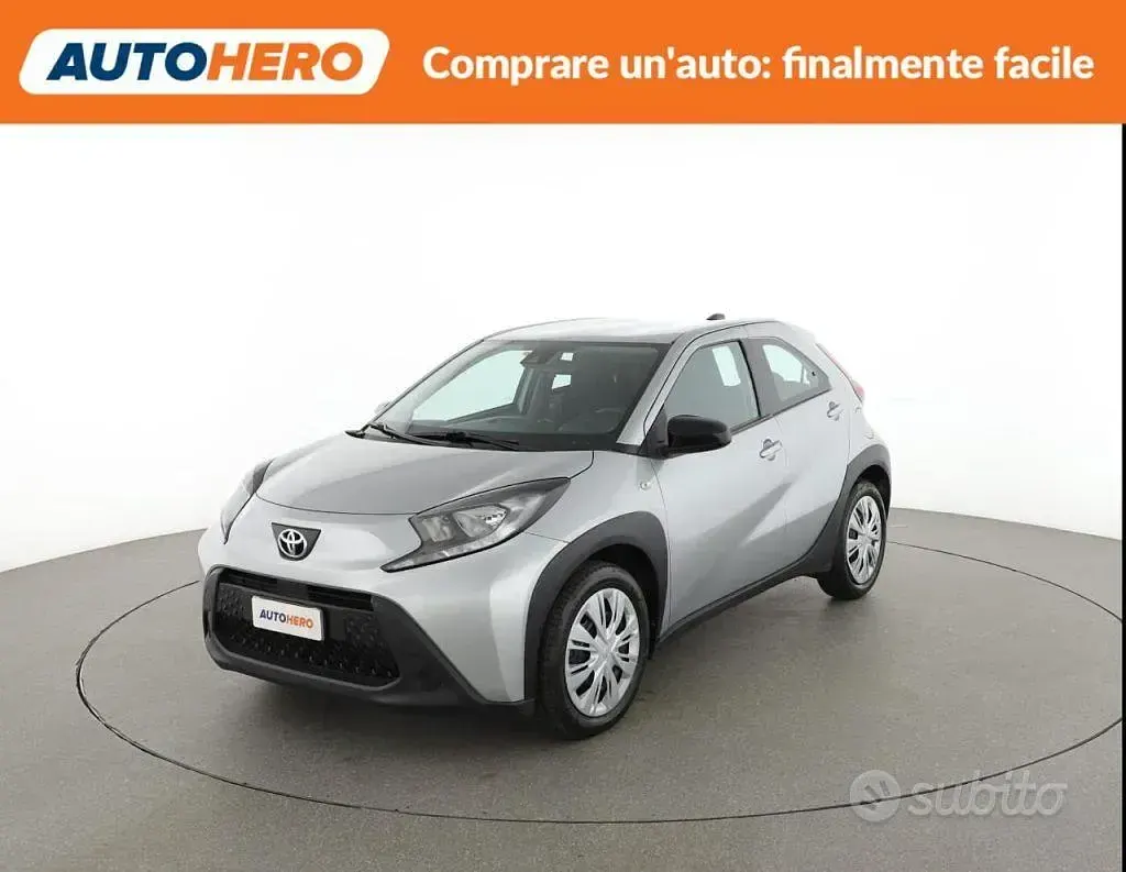 Usata Toyota Aygo X Active 72 CV (52 kW) 2022 Grigio SUV