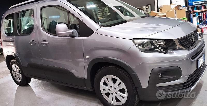 Grigio Usata 2019 Peugeot Rifter Monovolume | 21.000 € (Molto cara) - Immagine 1/4