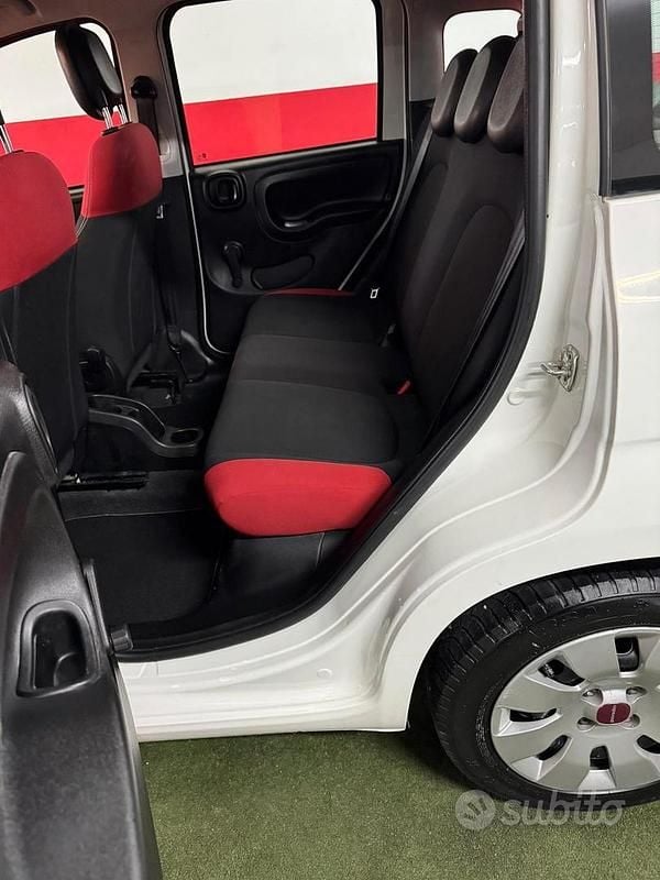 Usata Fiat Panda Lounge 70 CV (51 kW) 2017 Bianco Utilitaria