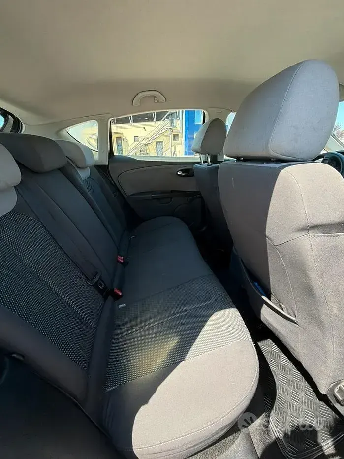 Usata Seat Leon 90 CV (66 kW) 2009 Nero Utilitaria