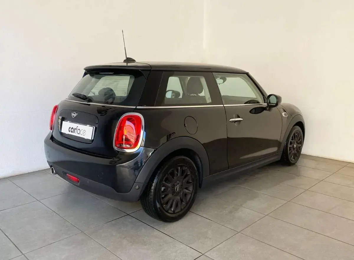 Usata Mini ONE 102 CV (75 kW) 2019 Nero metallizzato Utilitaria