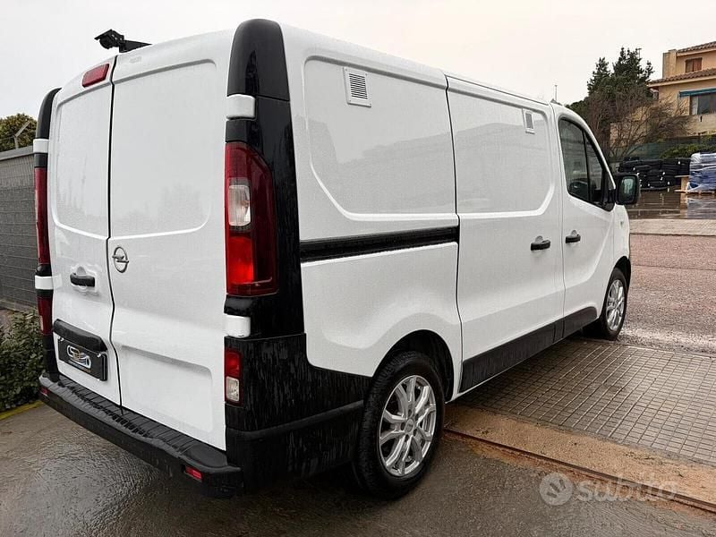 Usata Opel Vivaro 120 CV (88 kW) 2017 Bianco Monovolume