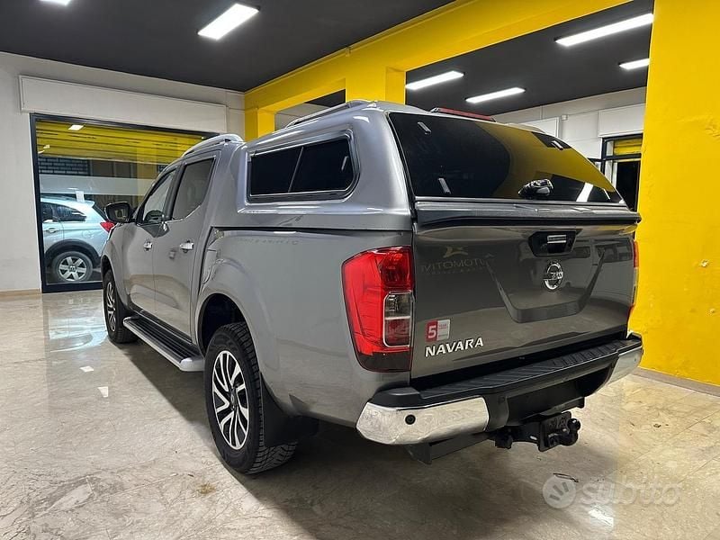 Usata Nissan Navara Visia 190 CV (139 kW) 2019 Marrone Pick-up