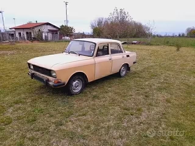 Usata Lada Aleko 70 CV (51 kW) 1986 Grigio Berlina