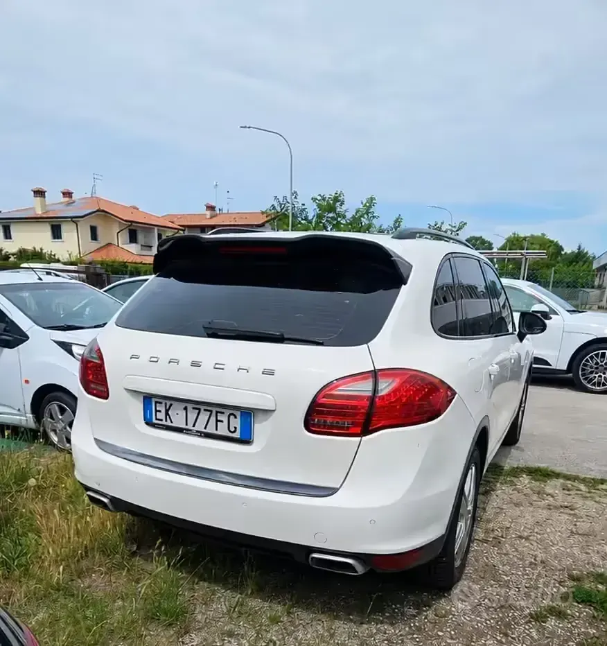 Usata Porsche Cayenne 245 CV (180 kW) 2011 Bianco SUV