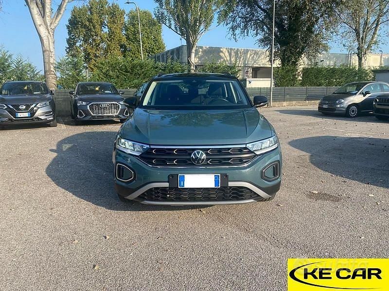 Usata VW T-Roc Life 116 CV (85 kW) 2024 Grigio SUV