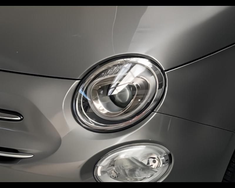 Usata Fiat 500 Dolcevita 109 CV (80 kW) 2022 Grigio pompei Utilitaria
