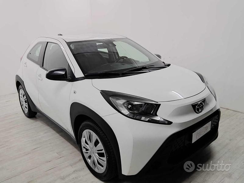 Usata Toyota Aygo X Lounge 72 CV (52 kW) 2023 Bianco SUV