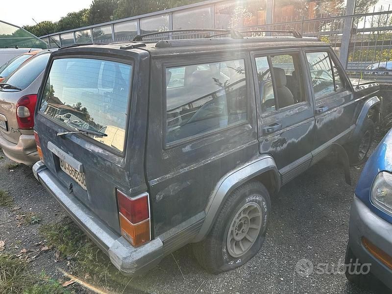 Usata Jeep Cherokee 80 CV (58 kW) 1989 SUV