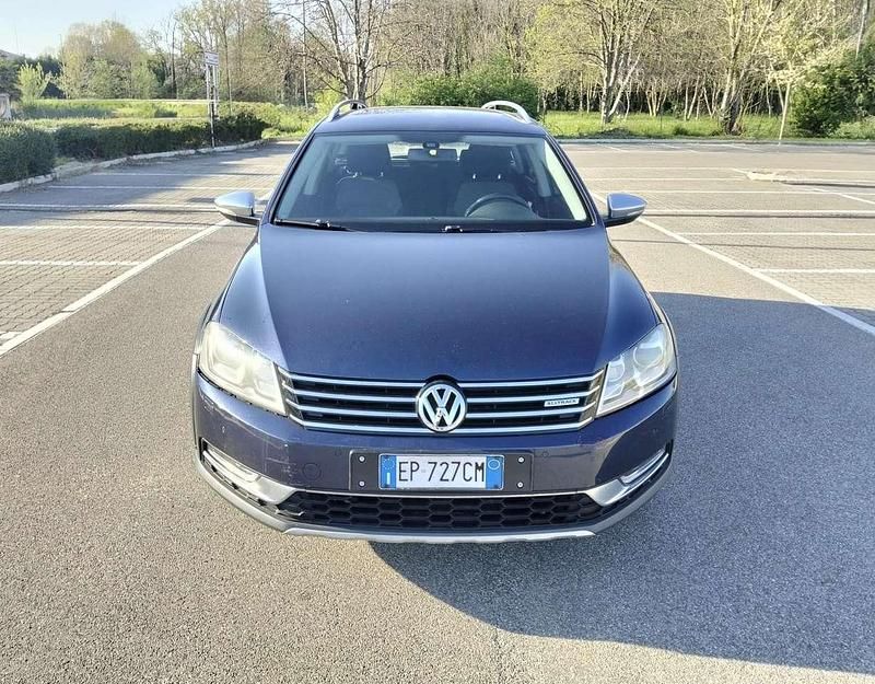 Usata VW Passat 177 CV (130 kW) 2013 Blu/azzurro Station wagon