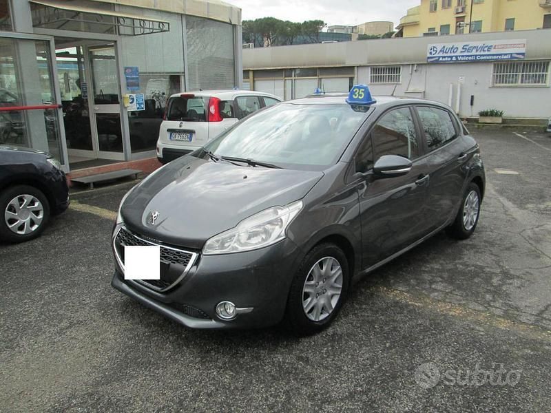 Usata Peugeot 208 Allure 82 CV (60 kW) 2012 Grigio scuro metallizzato Utilitaria