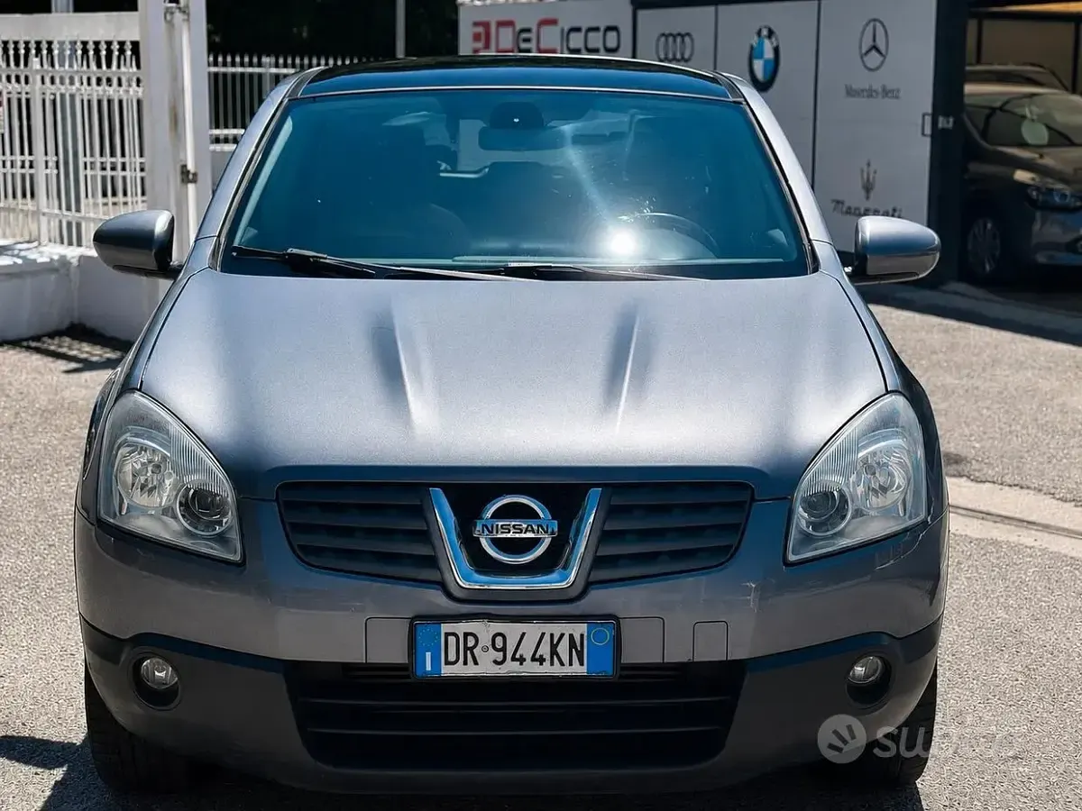 Usata Nissan Qashqai Tekna 106 CV (77 kW) 2008 Grigio SUV