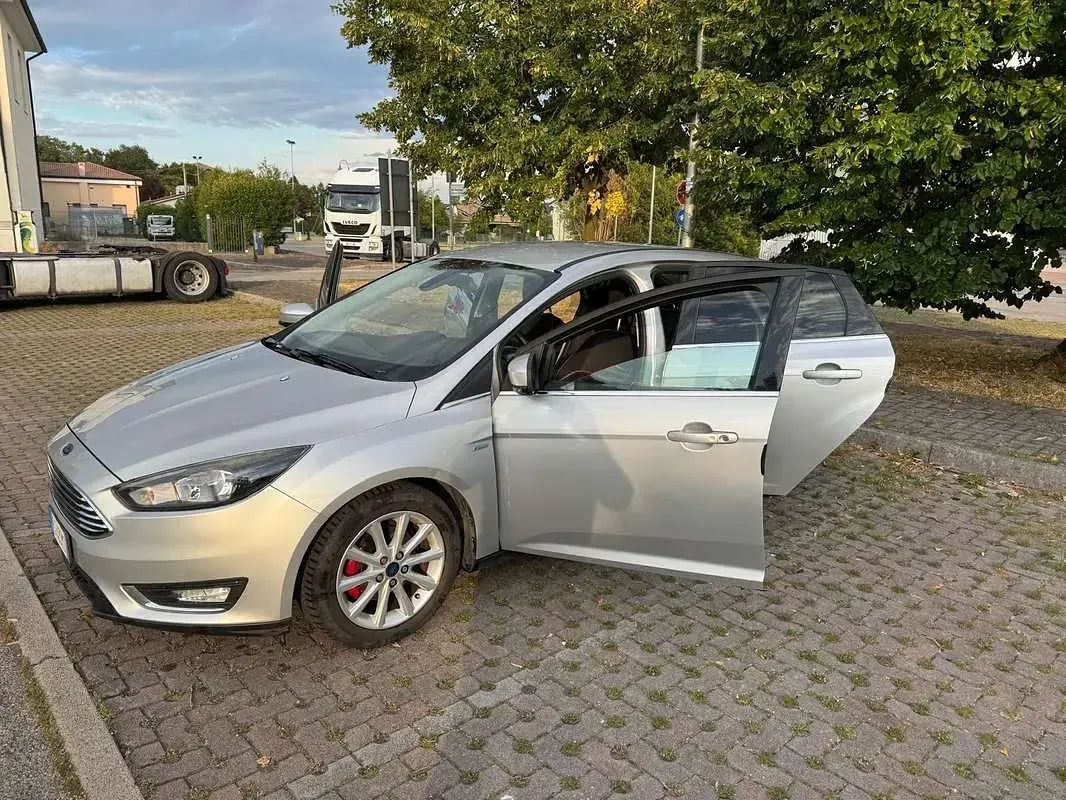 Usata Ford Focus Titanium X 120 CV (88 kW) 2016 Grigio Berlina