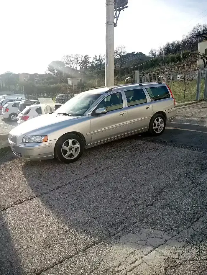 Usata Volvo V70 179 CV (131 kW) 2007 Grigio Station wagon