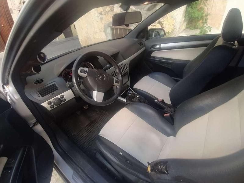 Usata Opel Astra GTC 125 CV (91 kW) 2007 Coupé