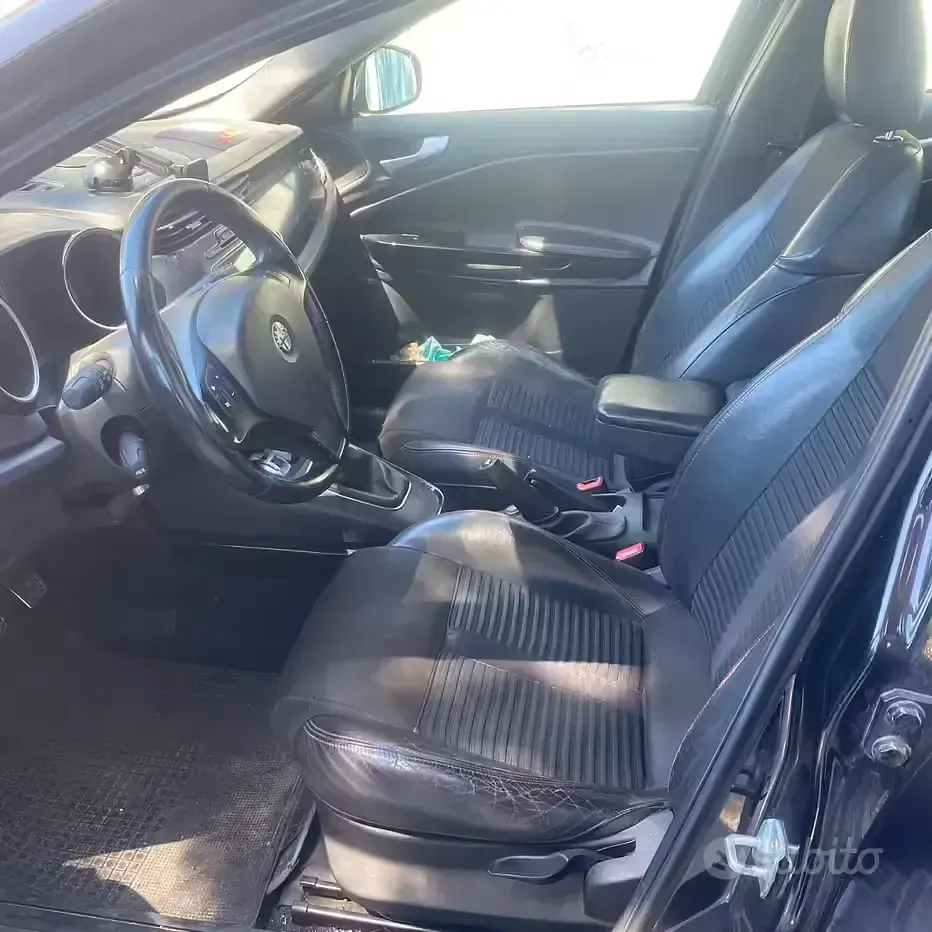 Usata Alfa Romeo Giulietta 140 CV (102 kW) 2012 Nero Utilitaria