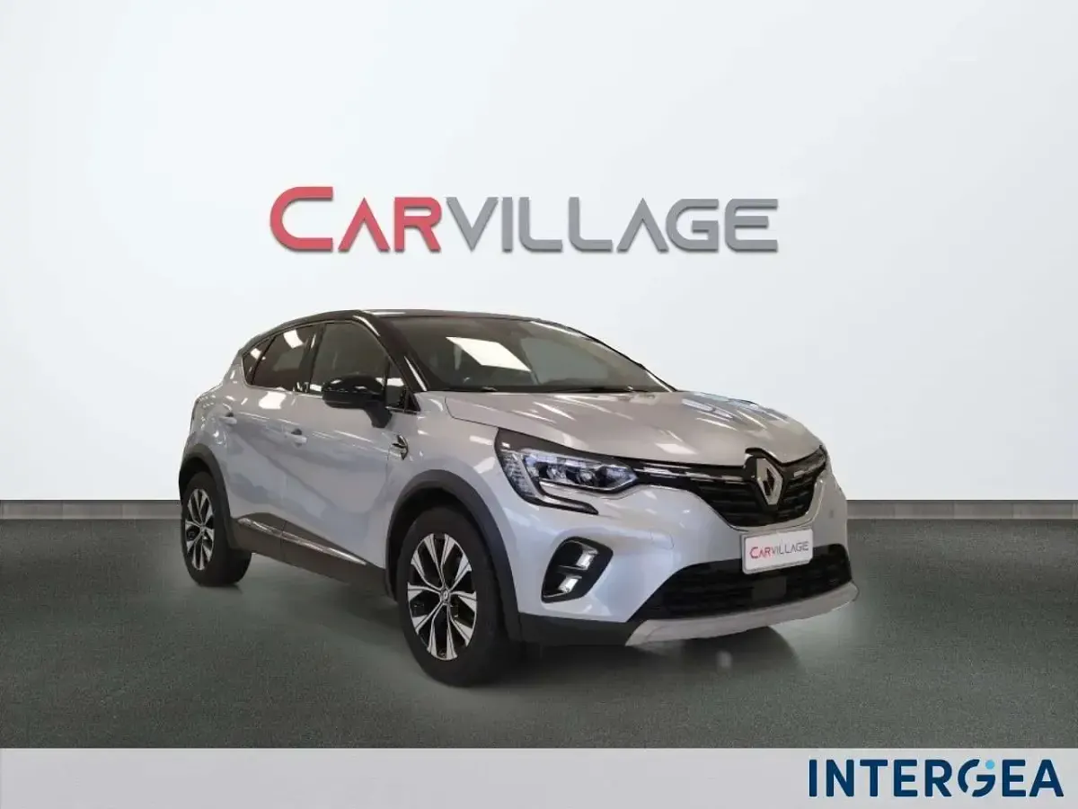 Usata Renault Captur Techno 91 CV (66 kW) 2024 Grigio SUV