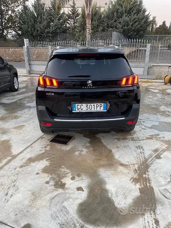 Usata Peugeot 5008 130 CV (95 kW) 2020 Nero SUV