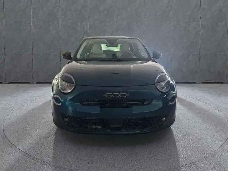 Nuova Fiat 600 100 CV (73 kW) 2026 Verde SUV