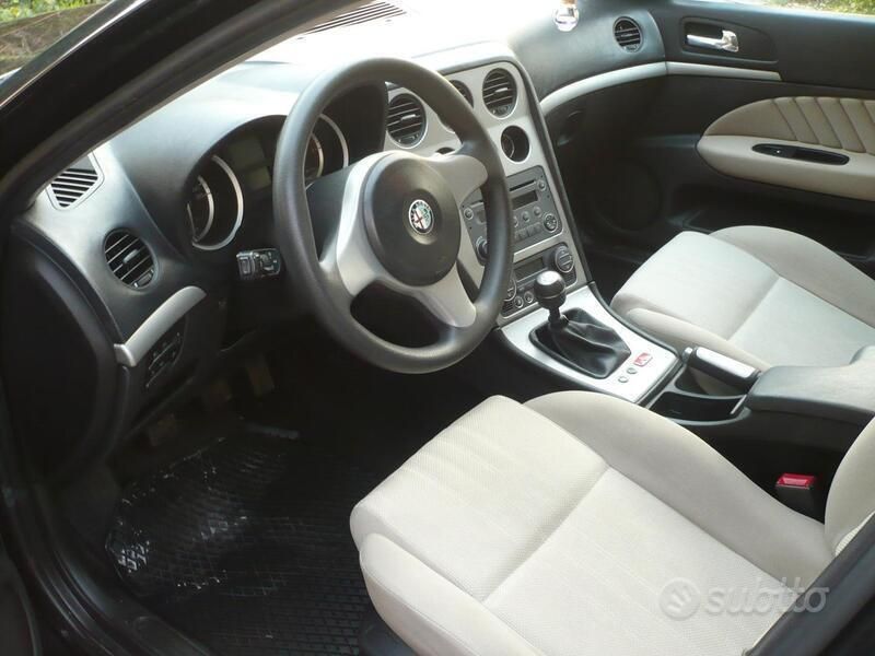 Usata Alfa Romeo 159 120 CV (88 kW) 2007 Nero Station wagon