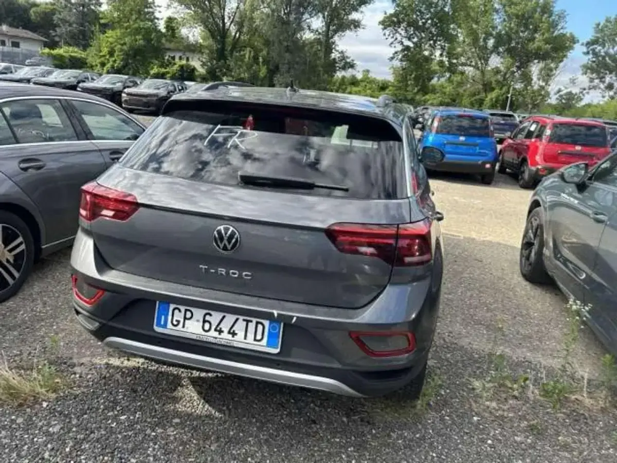 Usata VW T-Roc Life 150 CV (110 kW) 2023 Grigio SUV