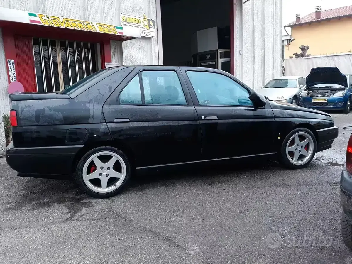 Usata Alfa Romeo 155 150 CV (110 kW) 1996 Nero Berlina