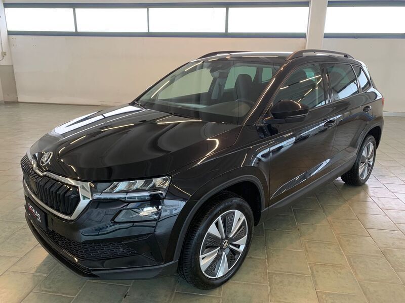 Nero Usata 2023 Skoda Karoq Executive SUV | 23.490 € (Buon prezzo) - Immagine 1/4