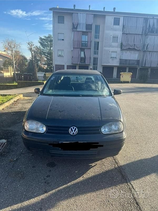 Usata VW Golf IV 101 CV (74 kW) 2004 Nero Berlina