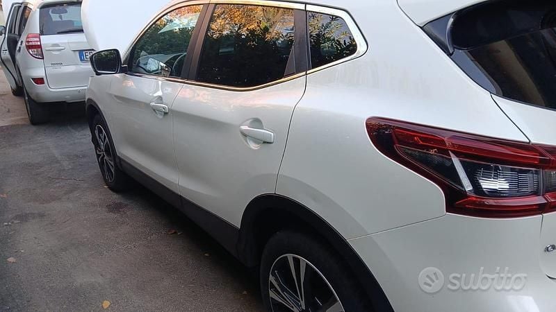 Usata Nissan Qashqai Visia 115 CV (84 kW) 2020 Bianco SUV