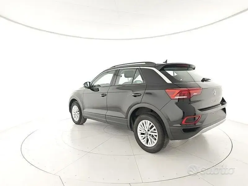 Usata VW T-Roc Life 116 CV (85 kW) 2025 Nero SUV